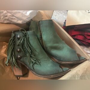 Liberty Black Vegas Concho peep toe booties